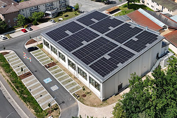 Sonnenstrom von der Sporthalle