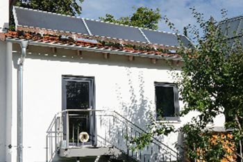 Mit der Sonne gegen Schimmel - So kann eine solare Lüftung zu trockenen Kellerräumen beitragen